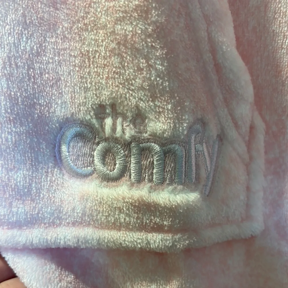 The comfy light pink oversized hoodie/gown. - Picture 2 of 3